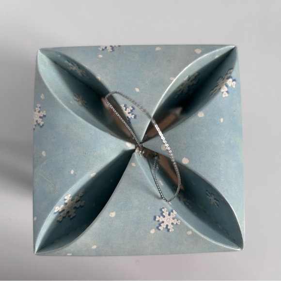 Enesco Precious Moment 2002 glass ball ornament - BABY GIRL’S FIRST CHRISTMAS - Picture 8 of 9